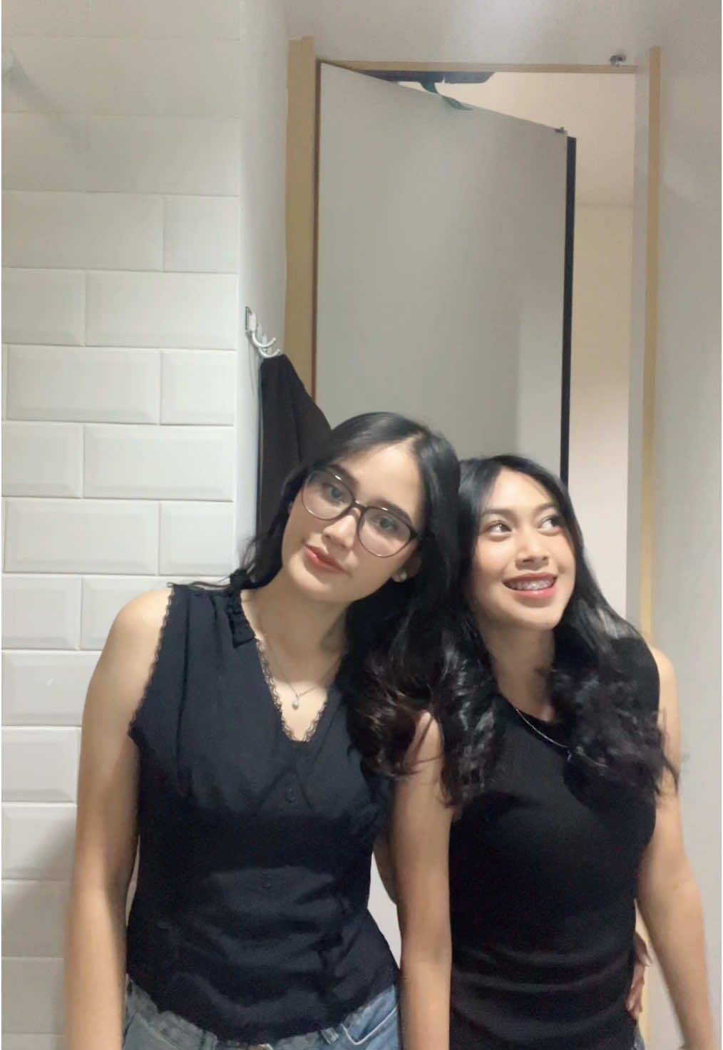 APASI TBTB KEMBARAN BGT HAHAHA