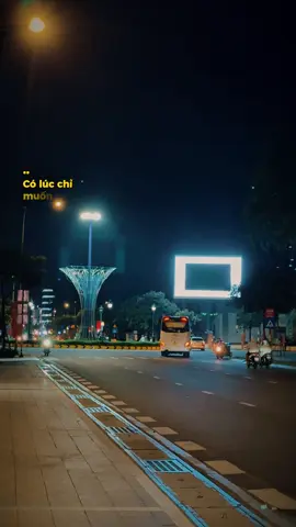 Long Khánh đêm nơi phố xá mang dáng hình của những giấc mơ không trọn vẹn, và nỗi nhớ thì chưa kịp đặt tên #chill #toiyeulongkhanh #xuhuong #foryou 