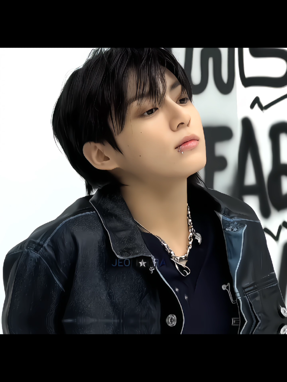 এই কালারে দেখতে আমার এতো লাগে ভালো।🤌🖤 #jungkookedit #jungkook #fyp #unfreezemyacount #jeonsgirlera 