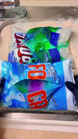 🖤 LIVE RECAP 🖤 yall be loving the @Chica Squeeze laundry bag squeeze a lot lately 😇 next we can mix 2 Landry bags in one bag see the powders explode 👀 carisma with Blanca? axion with roma? foca with some baking soda? Handmix after 🧽 squeezing! Debating wether to add the epoxy smooth out ? If yes let me see some kithhesss 💋😘 kisses ! Her 10k appreciation video is coming I promise she just needs another week to soak 🤭 those that stayed late last night with me all 208 of yall got a sneak peek 🤫 shh no saying unless pow pow 🍑 🤚 ❗️ she won’t be live tonight but she does have SOME laundry bags and might as well go live in a few hours watcha think 👀 
