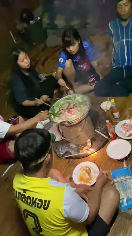 ดูการดักปลามาเยอะละ มาดูครอบครัวกินหมูกระทะบ้าง #ครอบครัว #ความสุขของฉัน #กะเหรี่ยง #เด็กดอย #ฟีดดดシ 