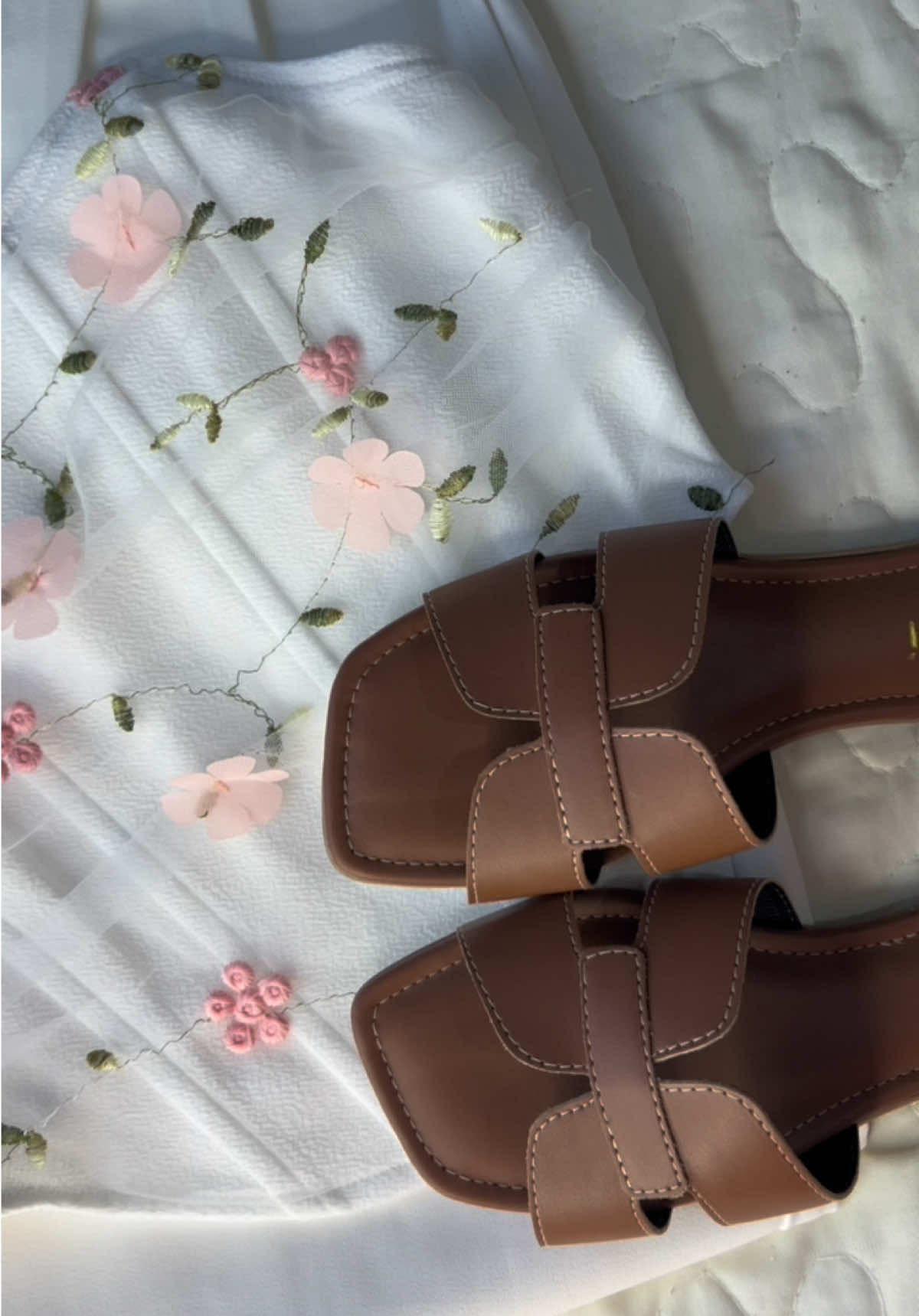 Aquele look 0 defeitos 🤌💗✨ Id sandália YHZ8G0-RT5M @Mercado Livre @Mercado Livre Moda  #omelhordabeleza #MercadoLivreModa #look #lookdodia #outfit  