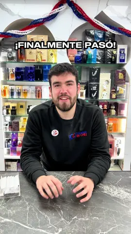 🙌 Después de tanto tiempo usando perfumes, por fin a Álvaro le pasó lo que todos esperan: ¡lo pararon en la calle para preguntarle qué perfume estaba usando! 😂 Una anécdota que demuestra que tarde o temprano, el perfume correcto llama la atención. En Comprar en Chile siempre hay fragancias árabes y de diseñador listas para que vivas tu propia experiencia como la de Álvaro. #perfumes #perfumeschile #comprarenchile #perfumería #perfumesarabes  