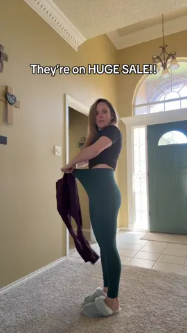 THESE ARE SOOO GOOD!! #halara #halaraleggings #halaratiktokshop #leggings 