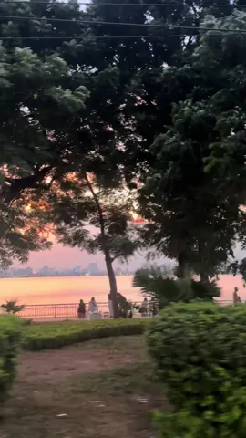 “Em đừng đi” #hotay #hoanghon #sunset #Hanoi 