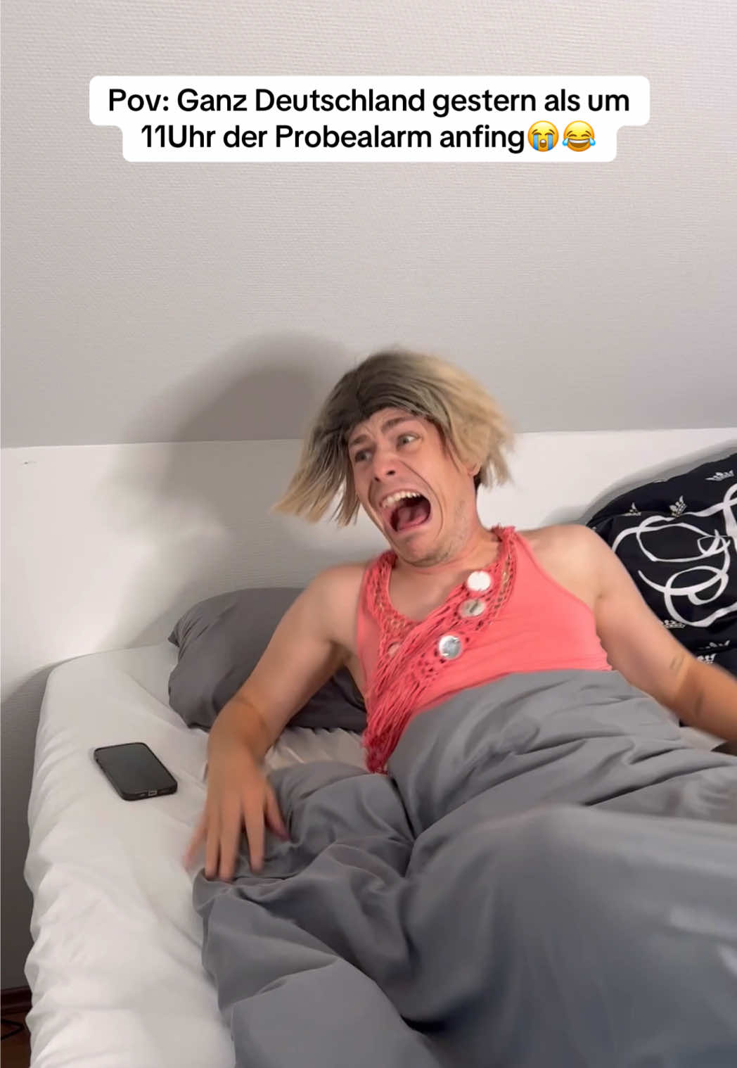 Ich lag selbst noch im Bett und hab mich so sehr erschrocken!😭😂