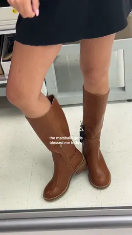 UM HELLOOOOO 🔥🔥🔥 @Marshalls #marshallsfinds #marshalls #shopping #fallboots #fyp 