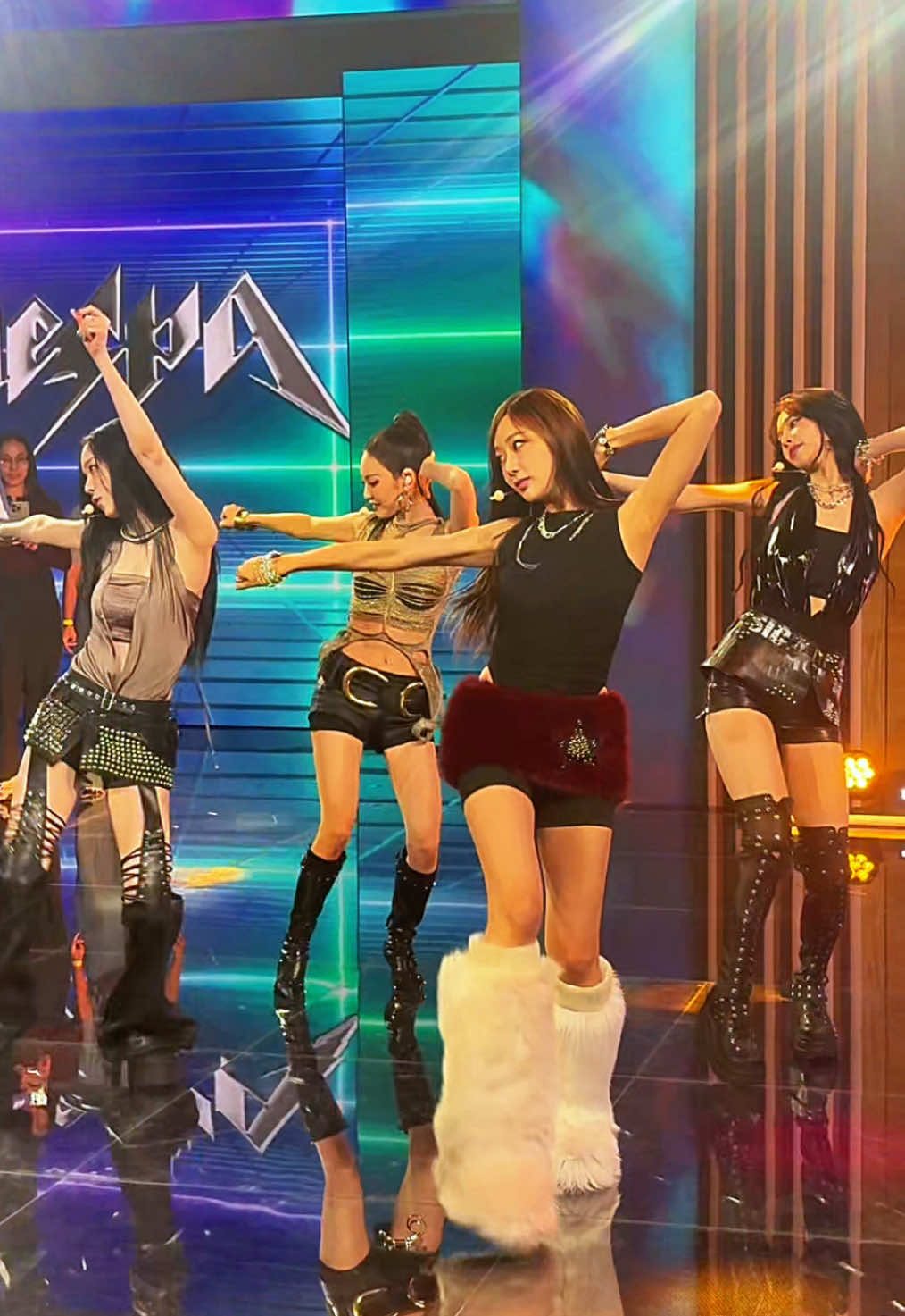 Cant believe I saw @aespa official on Good Morning America today what is life  Thank you fellow my for the fancam :) #aespa #richman #kpop #gma #nyc 