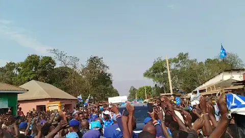 #APM_Southern_Region_Whistle_Stops People at Chinakanaka Trading Centre Cheering 📣 📣💐📣📣