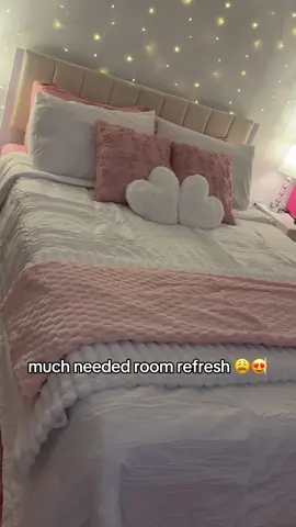 im in love with my new bed from @Novilla Shop 😍😍😍 and it only took 20 minutes to set up 🫶🏾 theres a HUGE sale going on rn! #fyp 