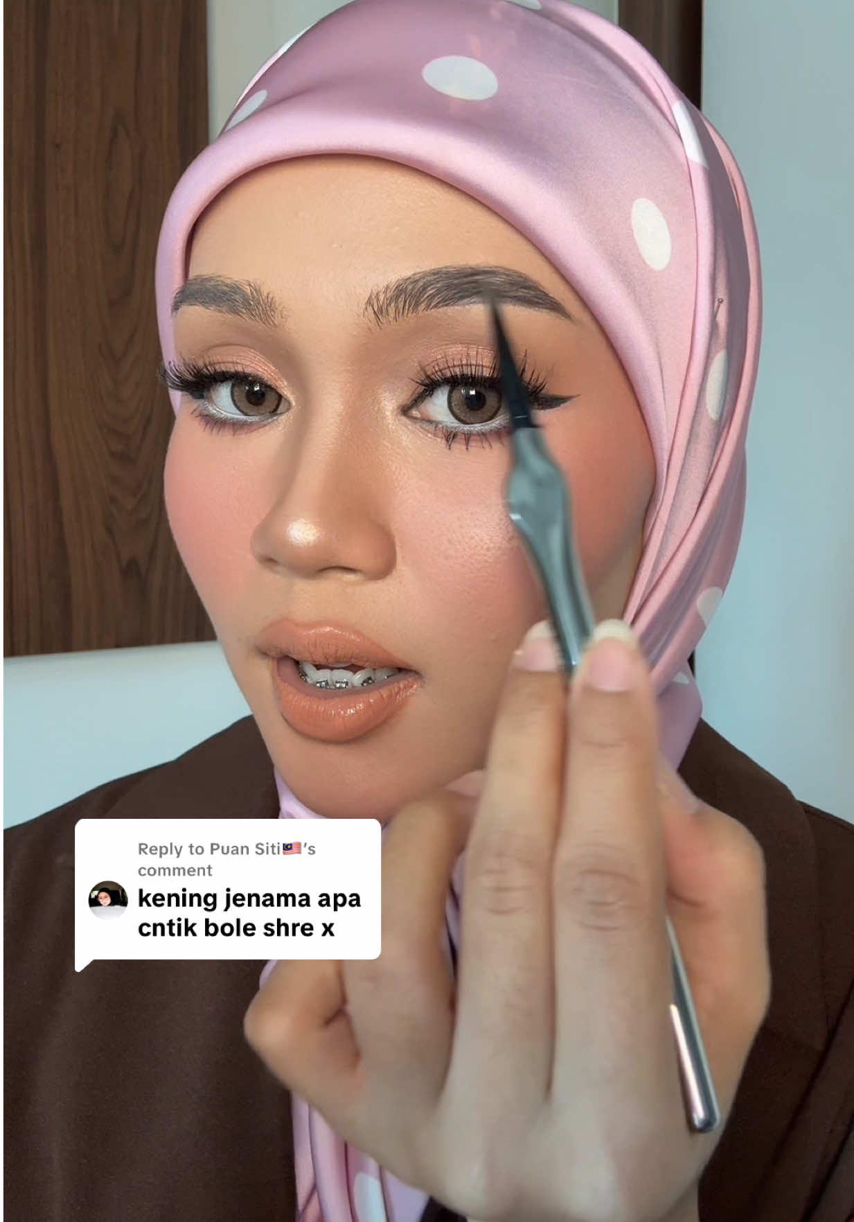 Replying to @Puan Siti🇲🇾 if taknak kening makeup tak jadi !! korang kena ada browpencil yang macamni halus and tak bagi effect pekat sangat and bila brush tu nampak cantik sebab blend in hehehe  #beautywithoutlimit #timephoria @TIME PHORIA Malaysia 