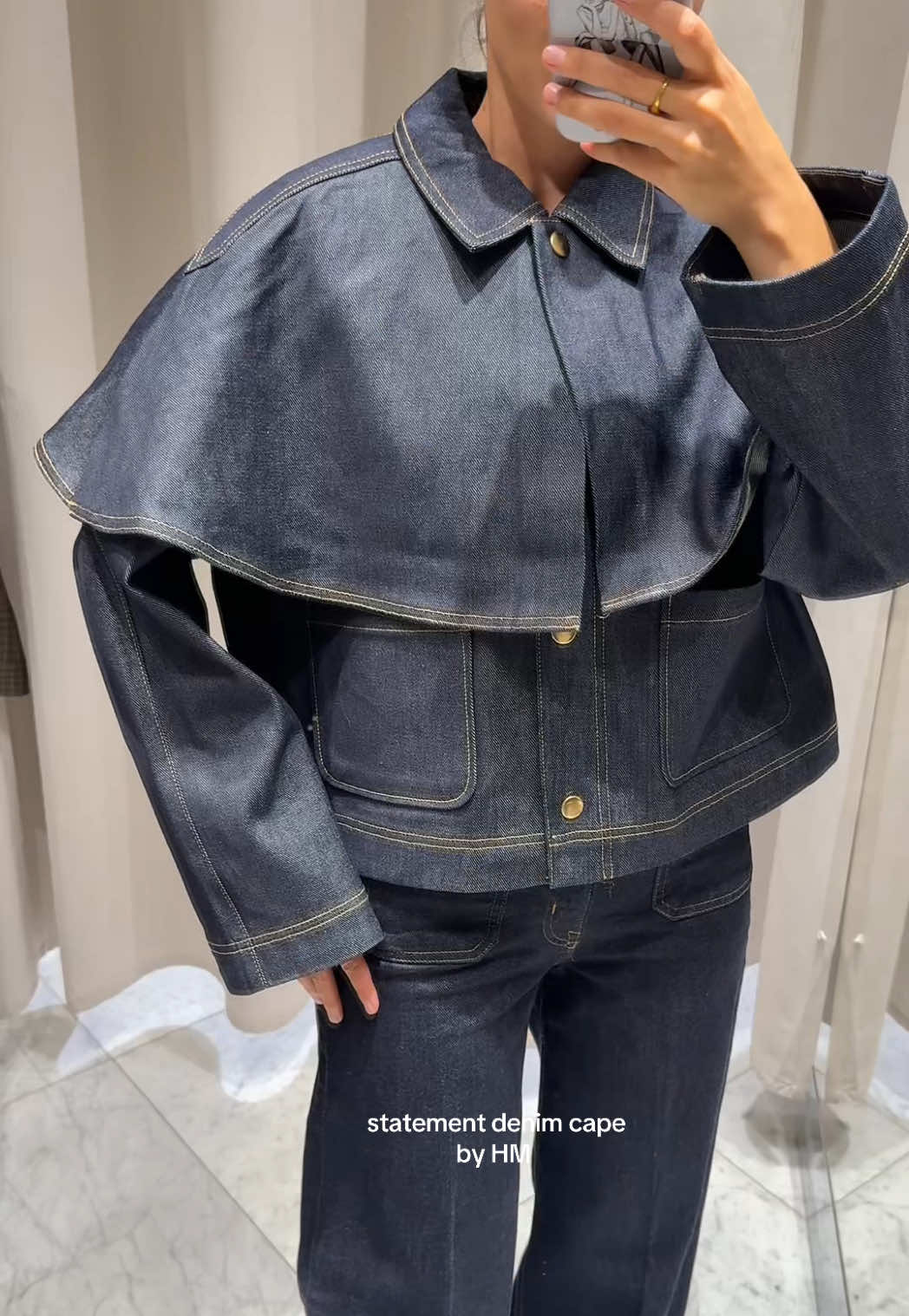 Linked in my LTK 💙link in bio! Absolutely gorgeous jacket @H&M I’m wearing in size Medium #hmhaul 