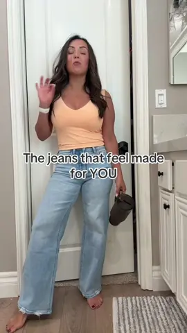 Replying to @pantypromise so I kept seeing these lover vet felicity jeans all over my feed and I finally had to try them. And I get the hype. They’re not just cute. They come in three lengths so you actually get jeans that fit your body.  #Womensjeans #momjeans #FallDealsForYou  #affordablejeans #TummyControlJeans 