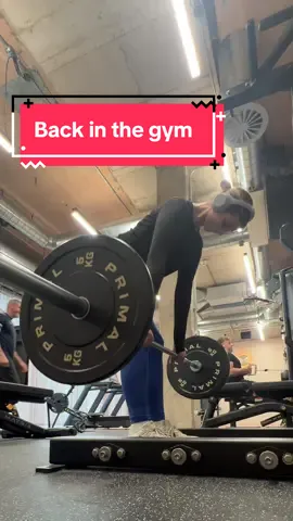 LETS BUILD SOME MUSCLE BABY 🫡🚀 After losing 60lbs (28kg) using mounjaro I’ve decided to come off the medication so I can start to build some muscle. Mainly my glutes as they’ve disappeared and my back/arms. 1️⃣ 10 min walk to warm up 2️⃣ RDL 4 sets 8-12 3️⃣ Bicep curls 3 sets 10-12 4️⃣ Single arm row 3 sets 10-12 5️⃣ Seated row 3 sets 8-10 Look forward to the gym vlogs! #4stoneweightloss #weightlossupdate #liftingweights #upperbodystrength #deadlifting #buildingmuscleforwomen 