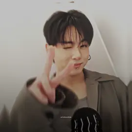 his first fashion show btw #bts #jungkook #btspavedtheway #edit #fyp 