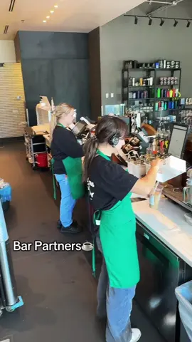 Starbucks Cedar & 30 has the best crew!💪🏼🌟✨ #starbucks #baristatok #sbux #starbucksbarista #starbucksfallmenu #fypシ゚viral #fyp #fypシ #starbucksdrinks #starbucksmenu #starbuckstiktok #baristalife #barista #newlenox #pumpkinseason #starbucksnewlenox #starbuckslaunch #falllaunch #coldbrew #coldbrewcoffee 