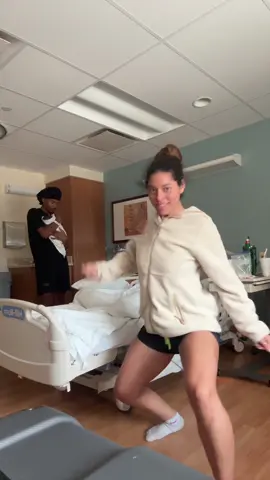 How I Revived my sister after she gave birth lol #birth #postpartum 