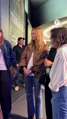 ✨ Virginie Efira au rendez-vous ciné ✨ Présente ce soir à l’avant-première du film Oui de Nadav Lapid 🎬, Virginie Efira a illuminé le tapis rouge par son élégance et son sourire radieux 💫. Une apparition remarquée qui a séduit les photographes 📸. 👉 Vous aimez son style sur le red carpet ? #Purepeople #bestimage #VirginieEfira #NadavLapid #AvantPremière 
