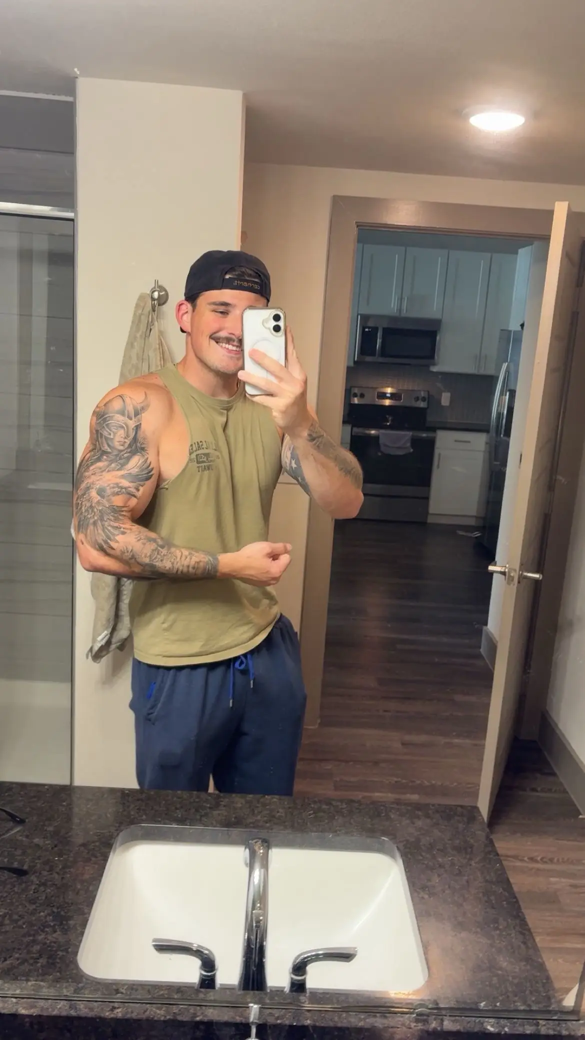 Hey I actually hit biceps fr this time and not just randomly flexed them in a picture and claimed I hit arms lol  #gym #fyp #viral #Fitness #foryoupage 
