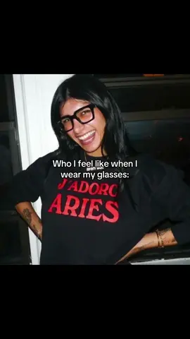 Hope I’m not the only one.. #glasses #foryou #viral #relateable #miakhalifa @Mia Khalifa 