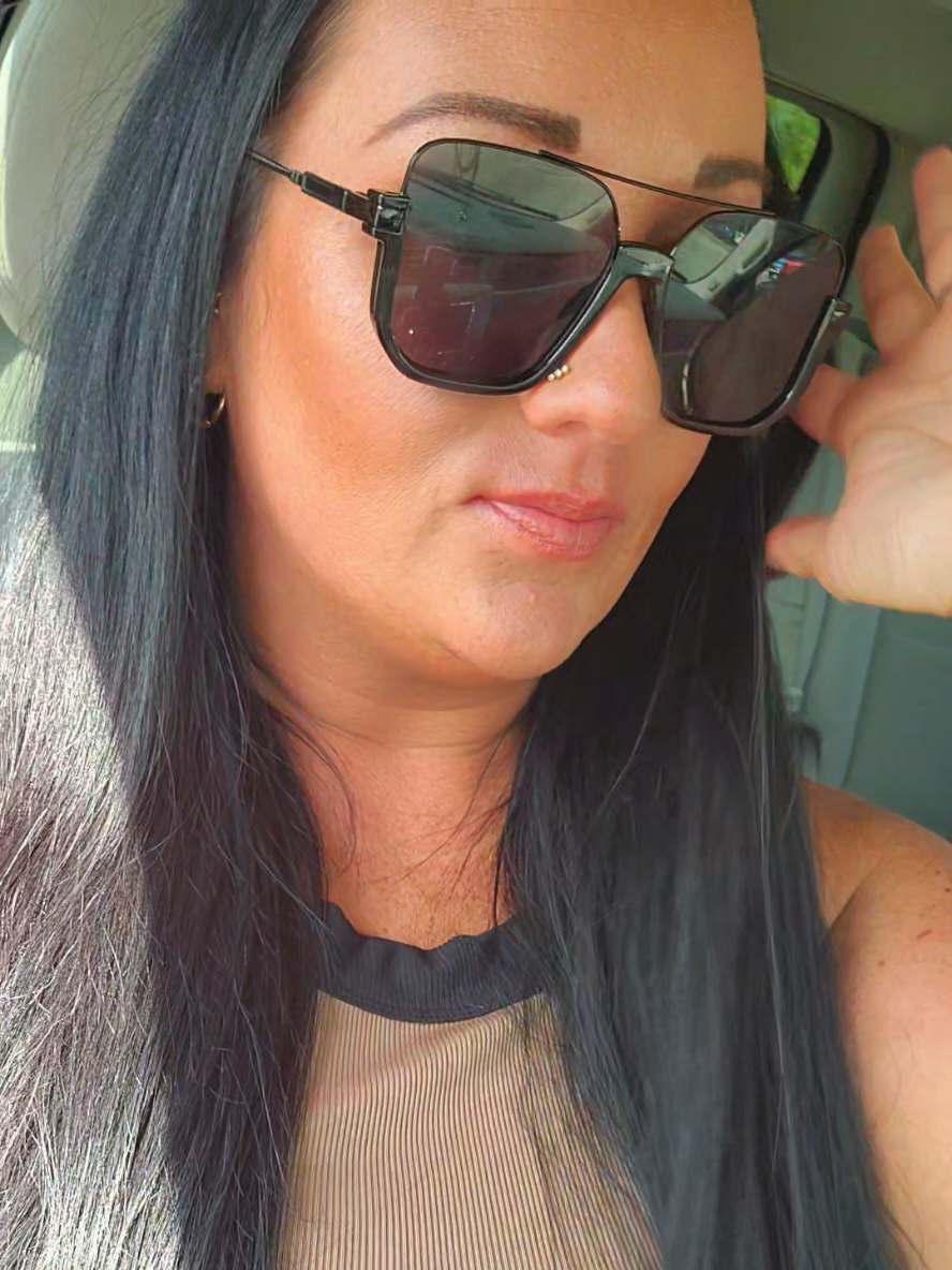 Its the sunnies for me 🖤🕶 #fyp #sunsout #perfect #foryoupage 
