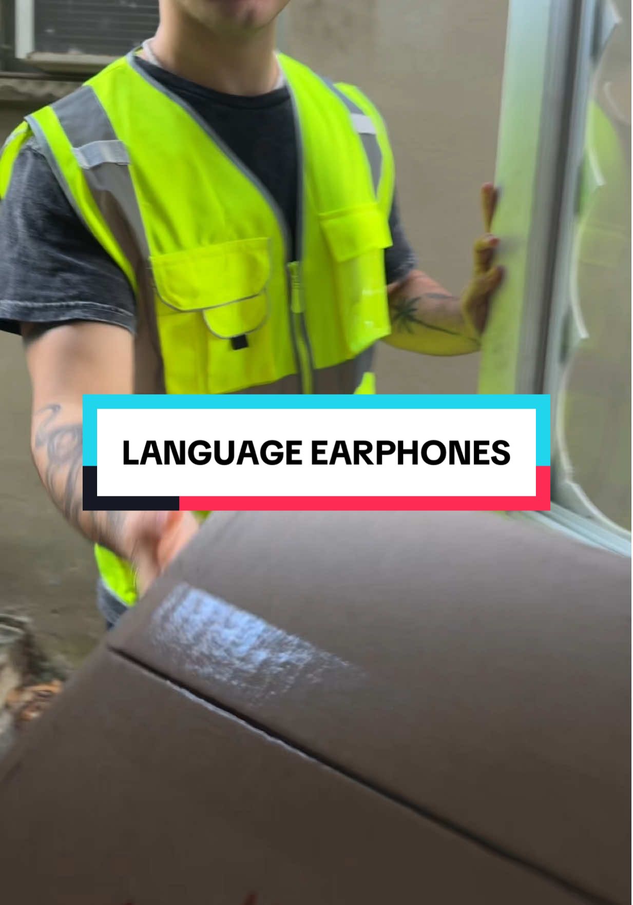 she really thought I spoke Mexican, but I guess now I do 😭 #mexican #mexicanlanguage #translatingearphones #earbuds 