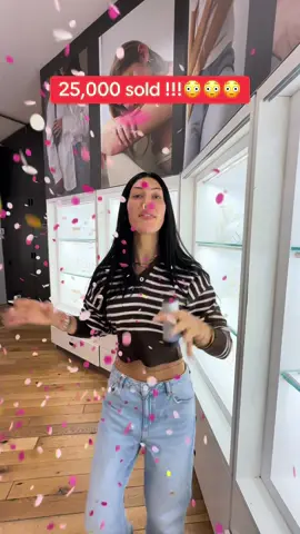 the most viral tiktok shop hand chain🙂‍↔️ #fyp #handchain 