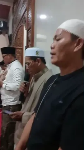 Silaturaahmi lintas generasi lewat pengajian bulanan di musolah al-hidayah pabuaran jatiranggon. 