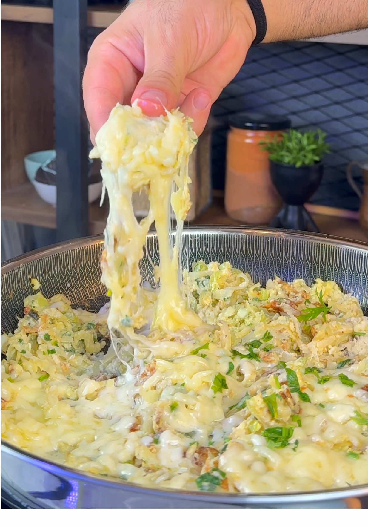 ‎وصفة للسهرانين والجوعانين آخر الليل 🍳👨🏻‍🍳  ‎ على طريقة شيف بينو فود باستخدام طاوة بينو فود الجديدة 🔥   يمكنكم طلب الطاوة الجديدة مباشر واتساب : 009647741444101  ‎*#شيف_بينو_فود #وصفة_سهرة #اكل_ليلي #طاوة_بينو_فود #وصفات_سهلة         *