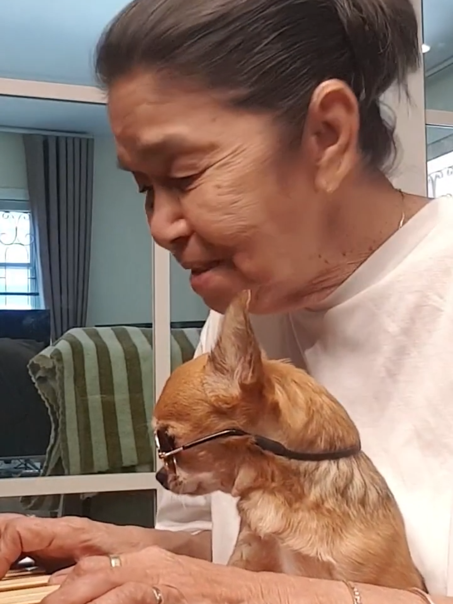 Happy #FanFriday! Today I'm sharing a video from @malinda_herman and her little sidekick 🐕 Their version of “Put Your Head on My Shoulder” is as sweet as it gets. #paulanka #putyourheadonmyshoulder #cover