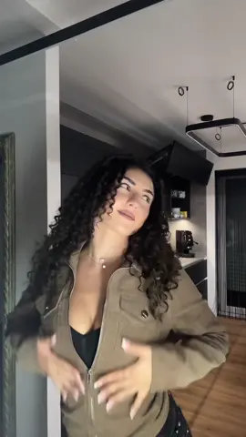 I saw this girl do it and I had to do it…😋#foryou#foryoupage#fyp#viral#dance 