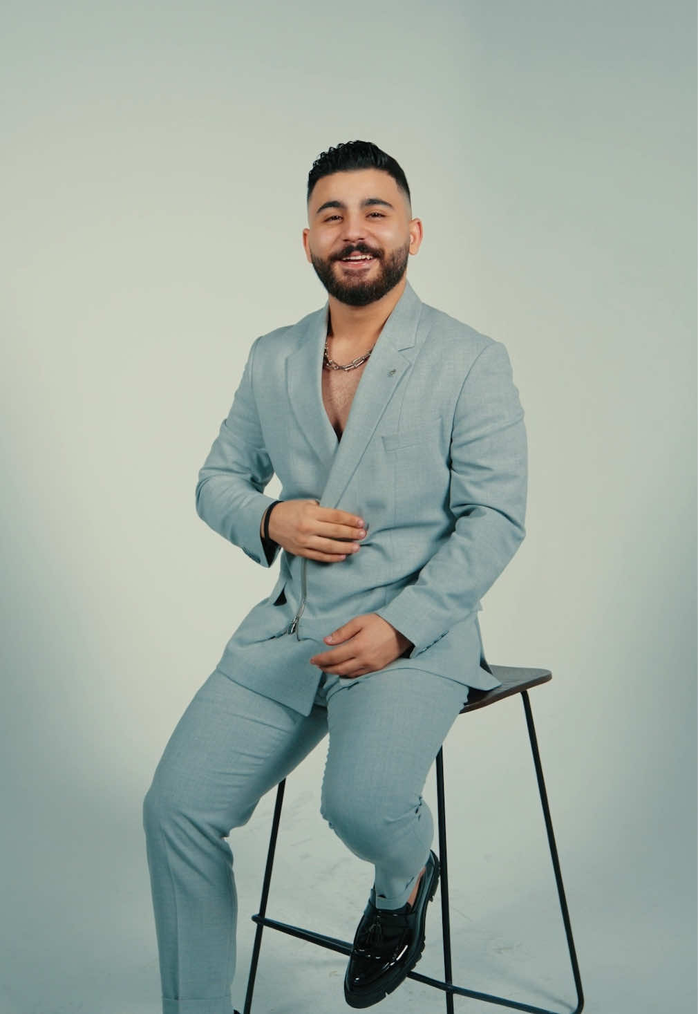 يمي من تمر ، بشوفتها انسحر 🪬🙂‍↔️🩶 #امير_عموري  #سبحانه  #يميل_القلب_من_يميل_الخصر  @Chady Brazy @Lahn Production 