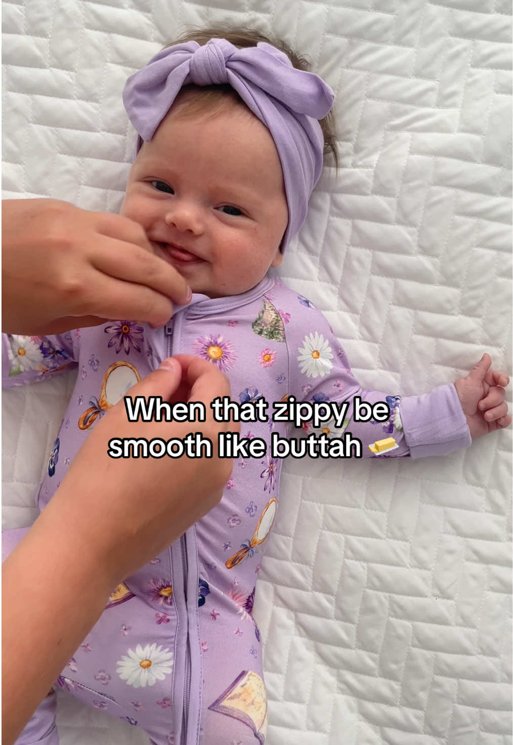 You can feel the quality over here at Little Crowns & Capes! 👑 Zippers are smooth like butter, bamboo fabric is thicker and luxurious. No see through diapers or pinholes here, no ma’am. This quality is TOP 👌🏼