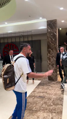 Llegada del real madrid al hotel en San Sebastian #realmadrid #halamadrid #sansebastian #realsociedadvsreakmadrid #futbol 