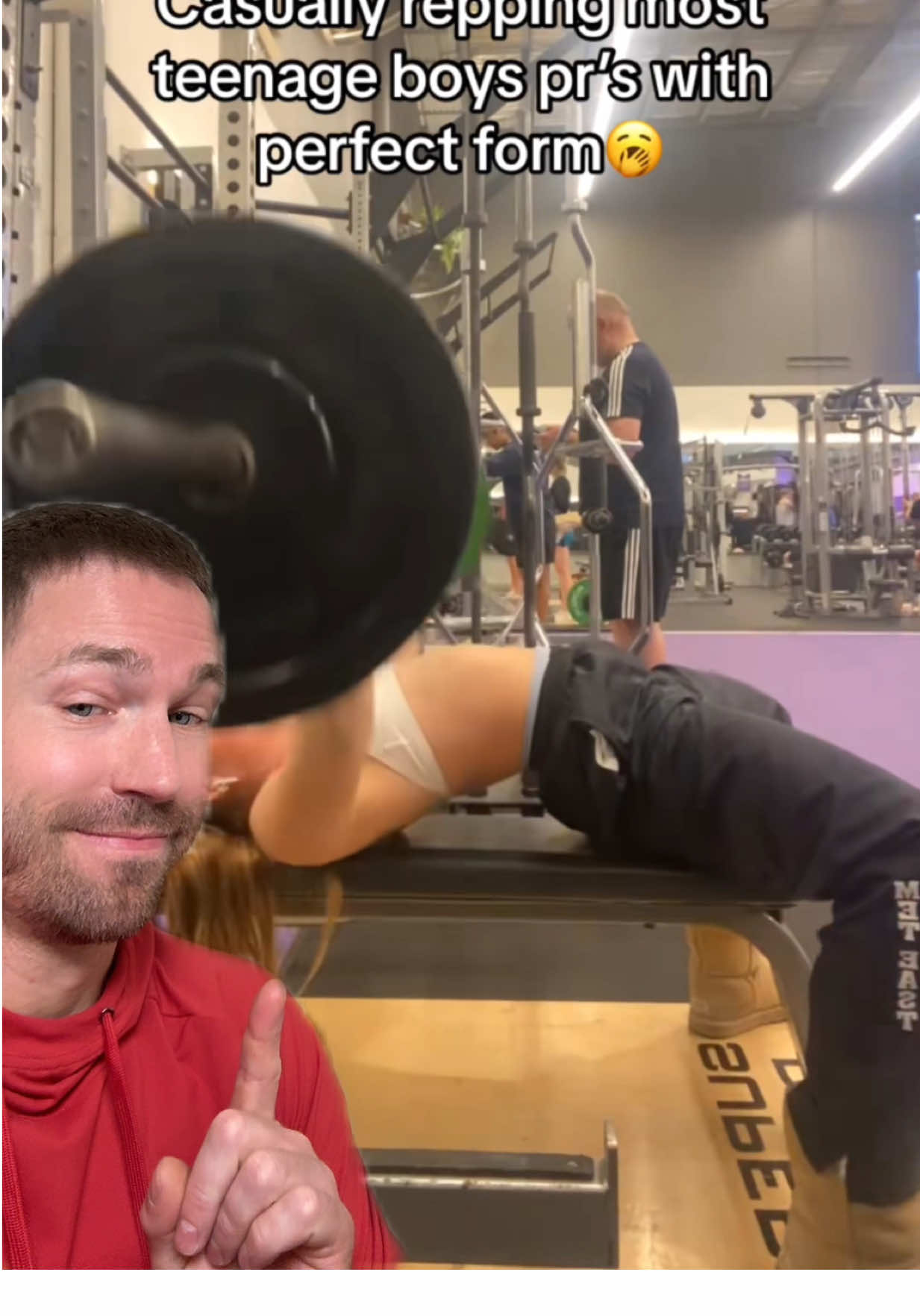 She had a strong bench press! @poppy’s GymTok @Muscle and Motion 