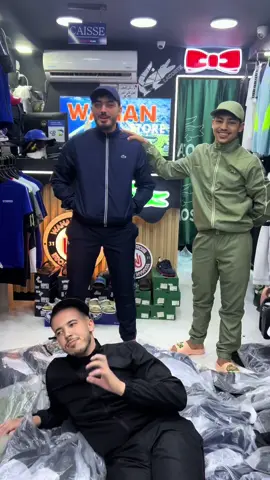Survette Lacoste batimate 💙🖤🤎 noir / bleu nuit 🚨 28000 da 🚨. Vert 🚨 25000 da 🚨@🐊👑boutique_fratello_16👑🐊 #شعب_الصيني_ماله_حل😂😂 #0794656157 #algeria #oran #lacostefansclub🐊 @🎀KLÀVIĪHA ST ÉUGENĖ🐊_ 3️⃣1️⃣ @Brahim haloz31 @YOUNES lacoste  