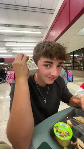 @T Thom 👑 hi I’m milk #milk #snapple #schoollunch #schooltiktoks #viralvideo 