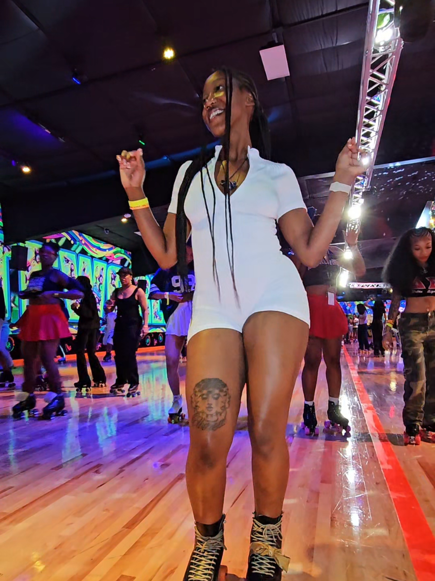 On who?? On mee. Texas Takeover 2025 had to be there! #skatingtiktok #texasskating #sk8life #skate #skatingrink 