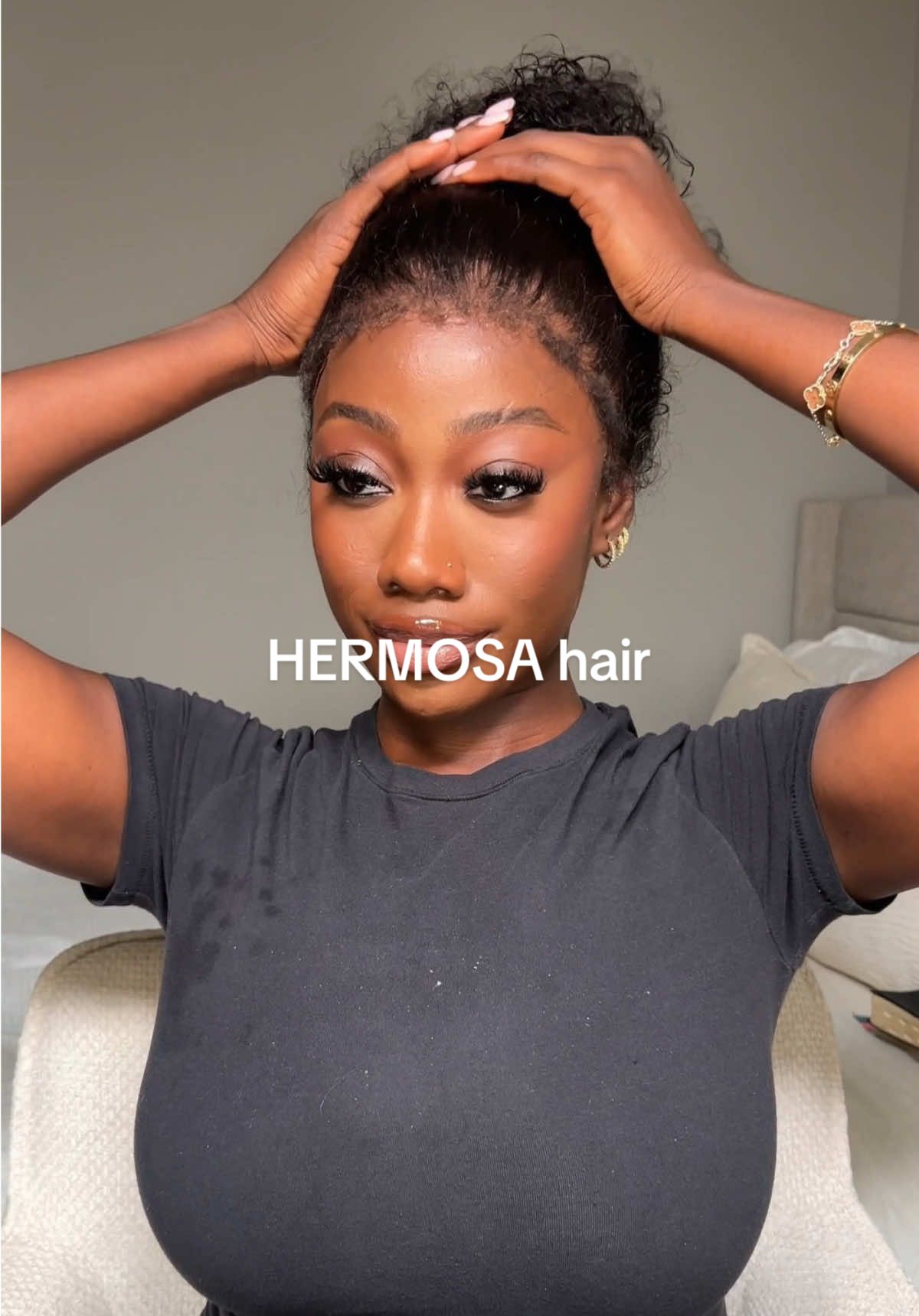 She girlalala 💕🌷🎀🩰 @hermosahair @hermosahairstore  . . . #4chair #hermosahairwig #gluelesswig #360wig #fypage 