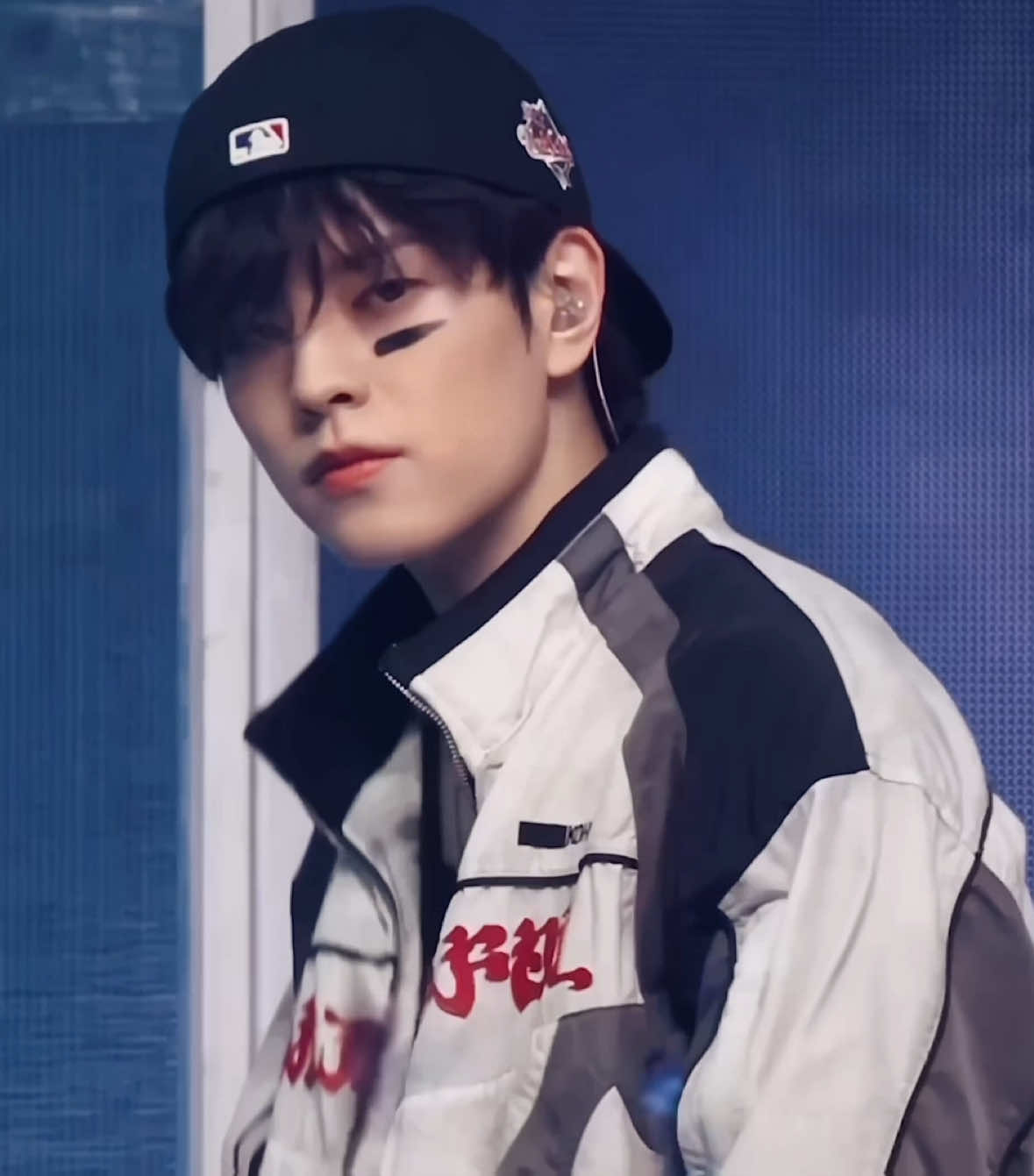 when did you get hot ?? long overdue seungmin edit. the shakes and the intro look horrible hmph #kimseungmin #seungminedit #straykids #xyzbca #kpop @gwen:p 