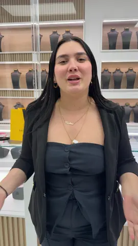 Se le están volviendo loca las trabajadoras.#cubanos #miami #trabajadoras #amauryjewelry 