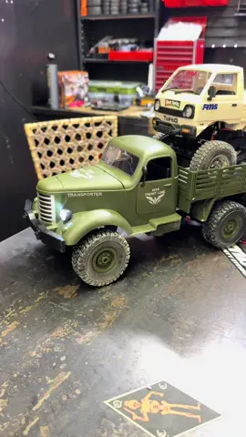 New tow pig for the crawlers 💪 #rc #military #transporter #truck #6x6 