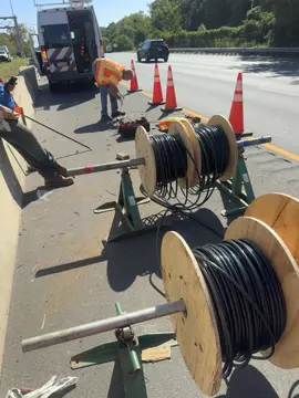 Electrical work… #laneclosed #lighting #Larcmont #i95  #manatwork😎 