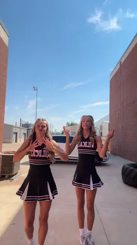 Happy gamedayyyy 😌😌 #fnl #yay #cheer #bestie #reese @reese💌 