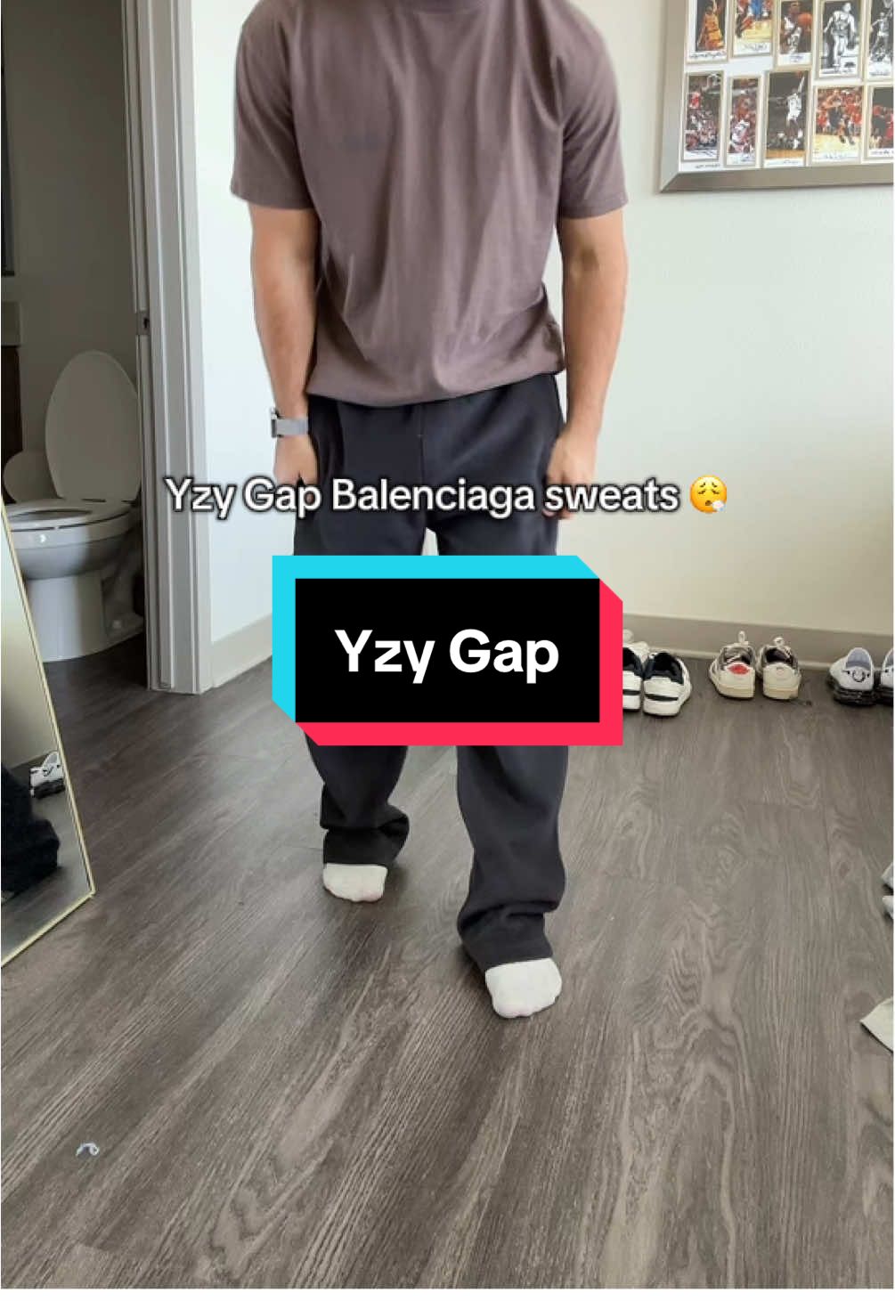 Oversized fit 👌🏽 #yeezy #gap #balenciaga #sweatpants #fleece