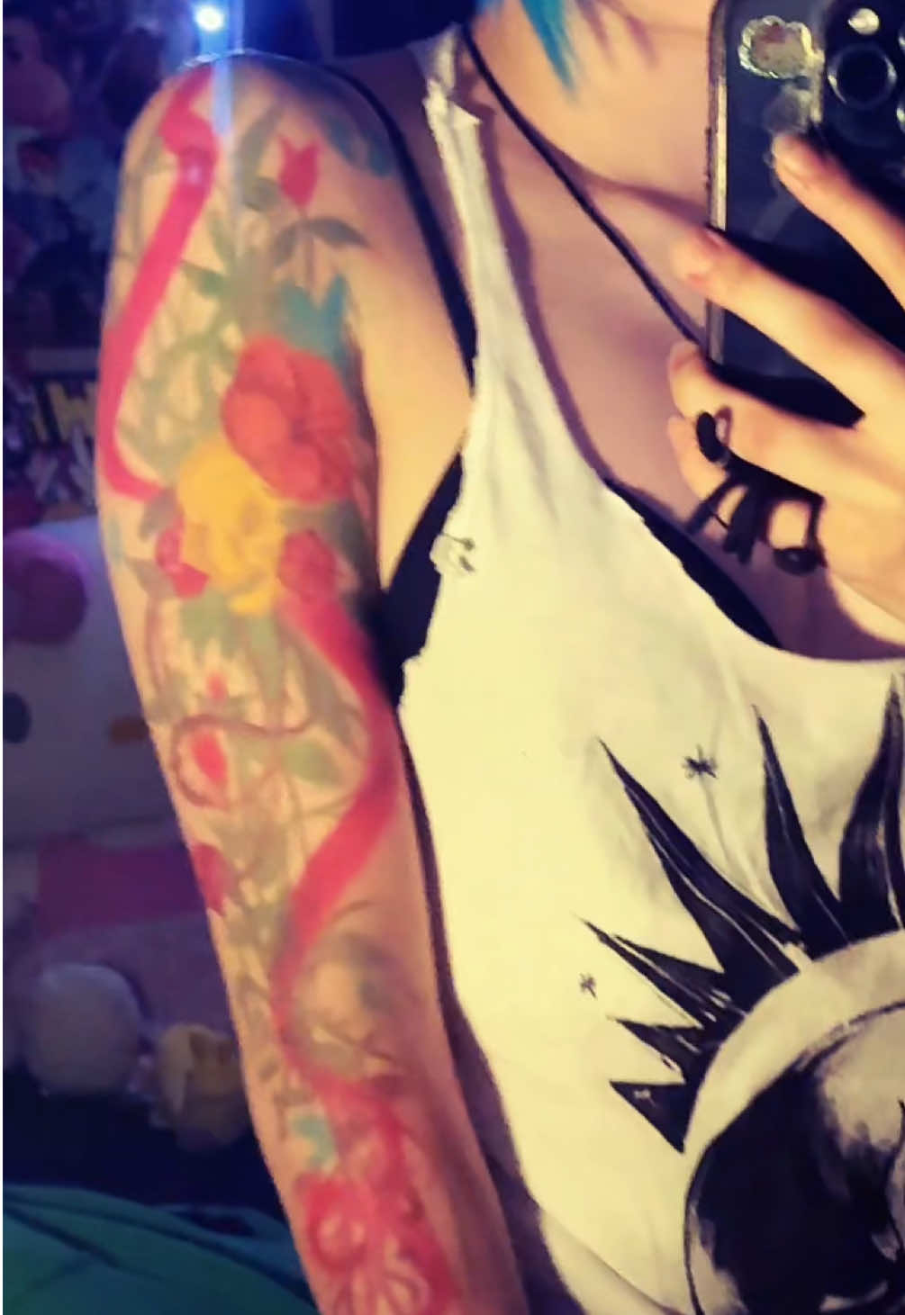 Tattoo took me so long to paint on but was worth it imo || #lifeisstrange #chloepricecosplay #lifeisstrangecosplay #maxcaulfield #chloeprice 