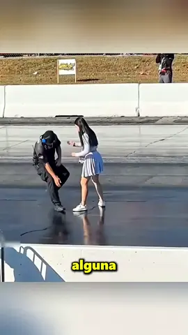 la pista más pegajosa de carrera de coches😱