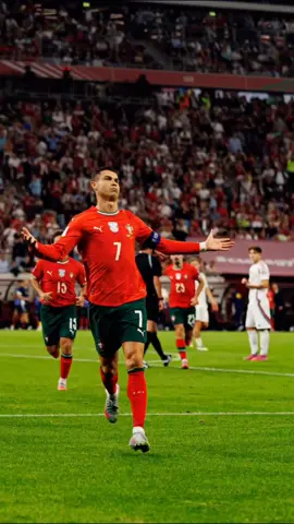 انا رونالدو من تكونون ❤🐐🇵🇹👑🗣 #كريستيانو_رونالدو🇵🇹 #ronald #cristinoronaldo #زيوني♕ #fypシ 