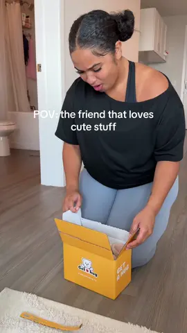 Are you that friend too?🤣especially pink stuff #getahug #getahugco #getahugbear 