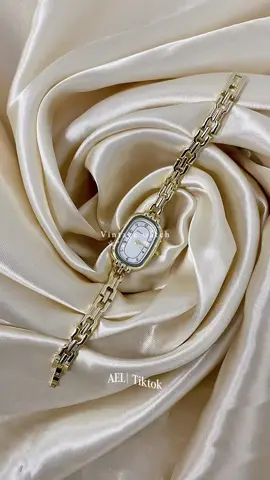 Super dainty and vintage this watch #vintagewatch#womenaccessories#accessories#jewelry #watchrecommendation 